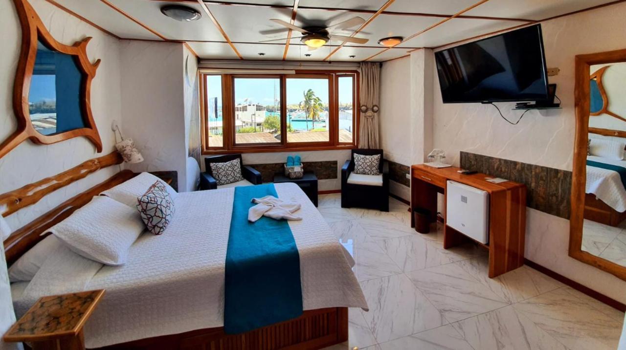 Bed and Breakfast Casa Ocean Pier Puerto Ayora  Esterno foto
