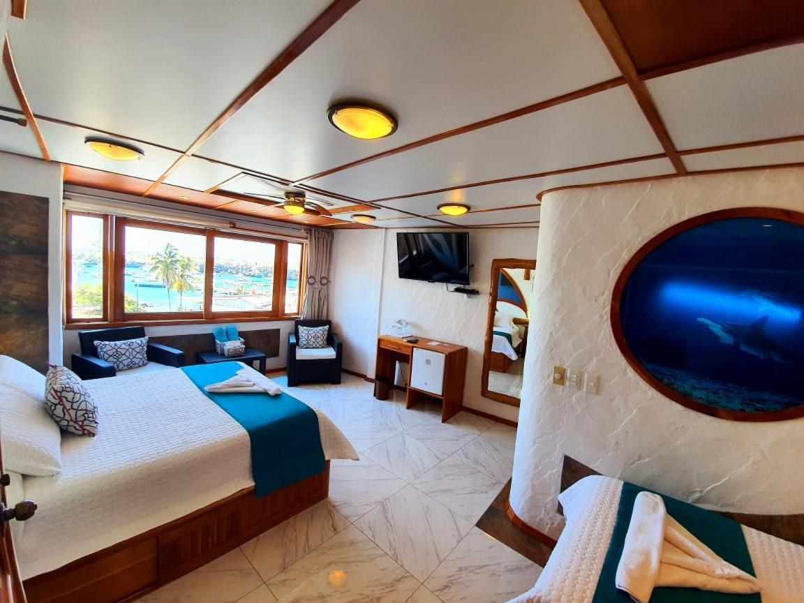 Bed and Breakfast Casa Ocean Pier Puerto Ayora  Esterno foto