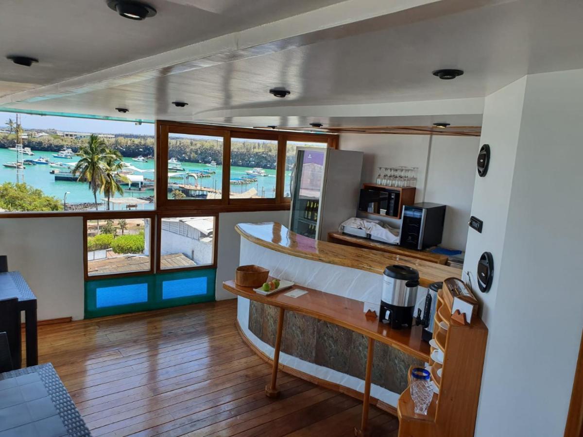 Bed and Breakfast Casa Ocean Pier Puerto Ayora  Esterno foto