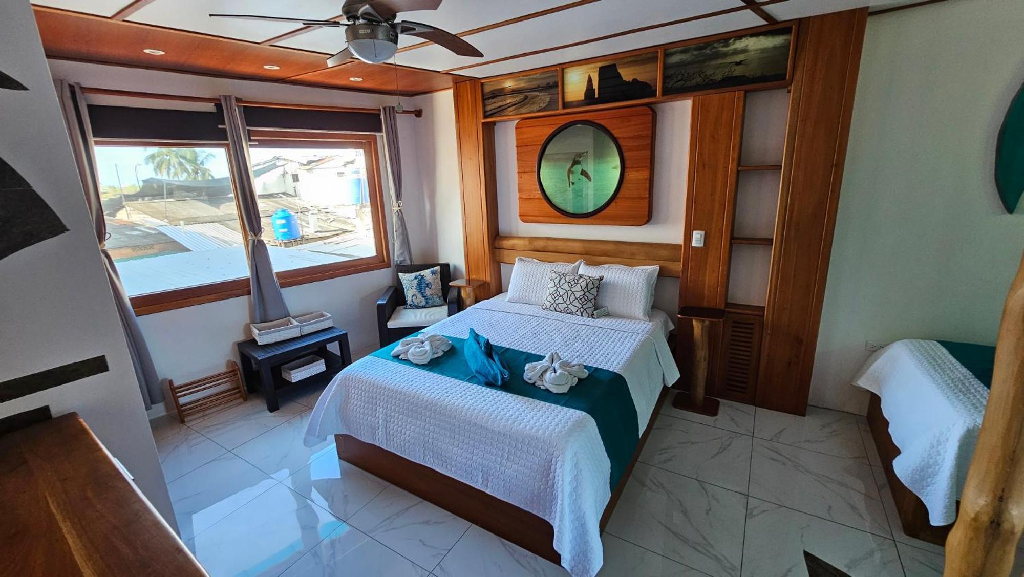 Bed and Breakfast Casa Ocean Pier Puerto Ayora  Esterno foto